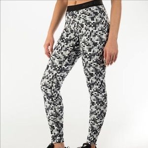 Nike Pro Hyperwarm Tights Black White Grey Print